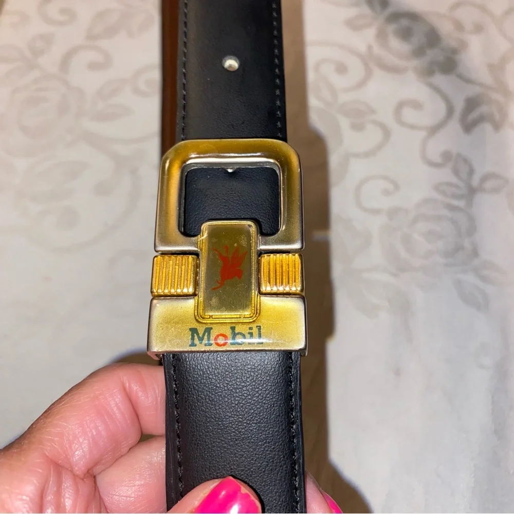 Vintage & Rare : “Mobile” logo belt with Pegasus on a buckle. - Picture 4 of 12
